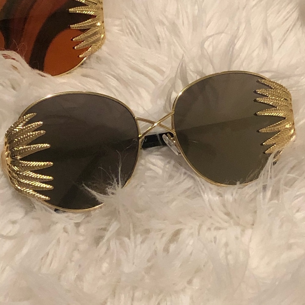 Eyewear - Picture 2 of 4